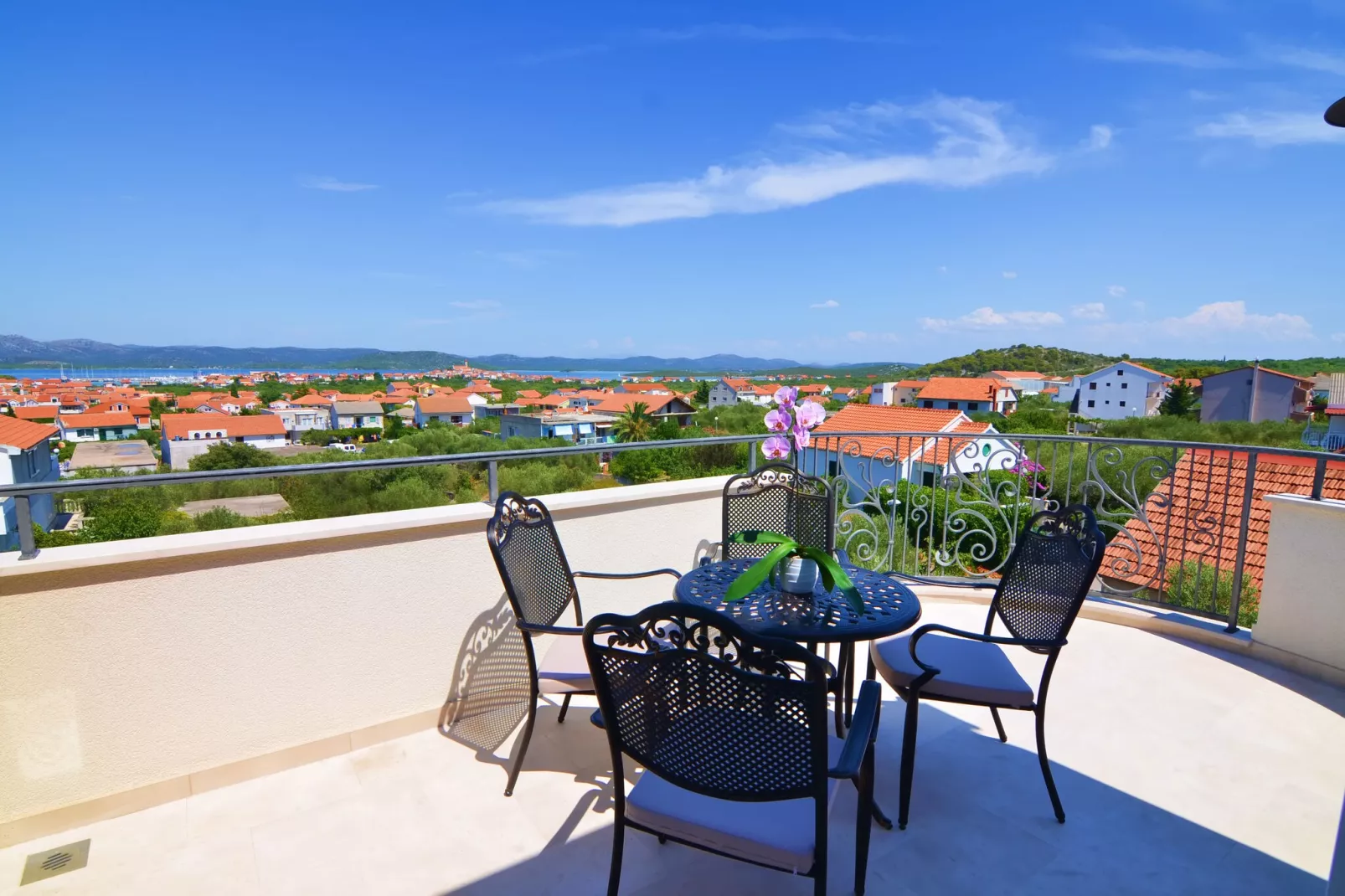 Apartment Slanica-Balcon-terrasse