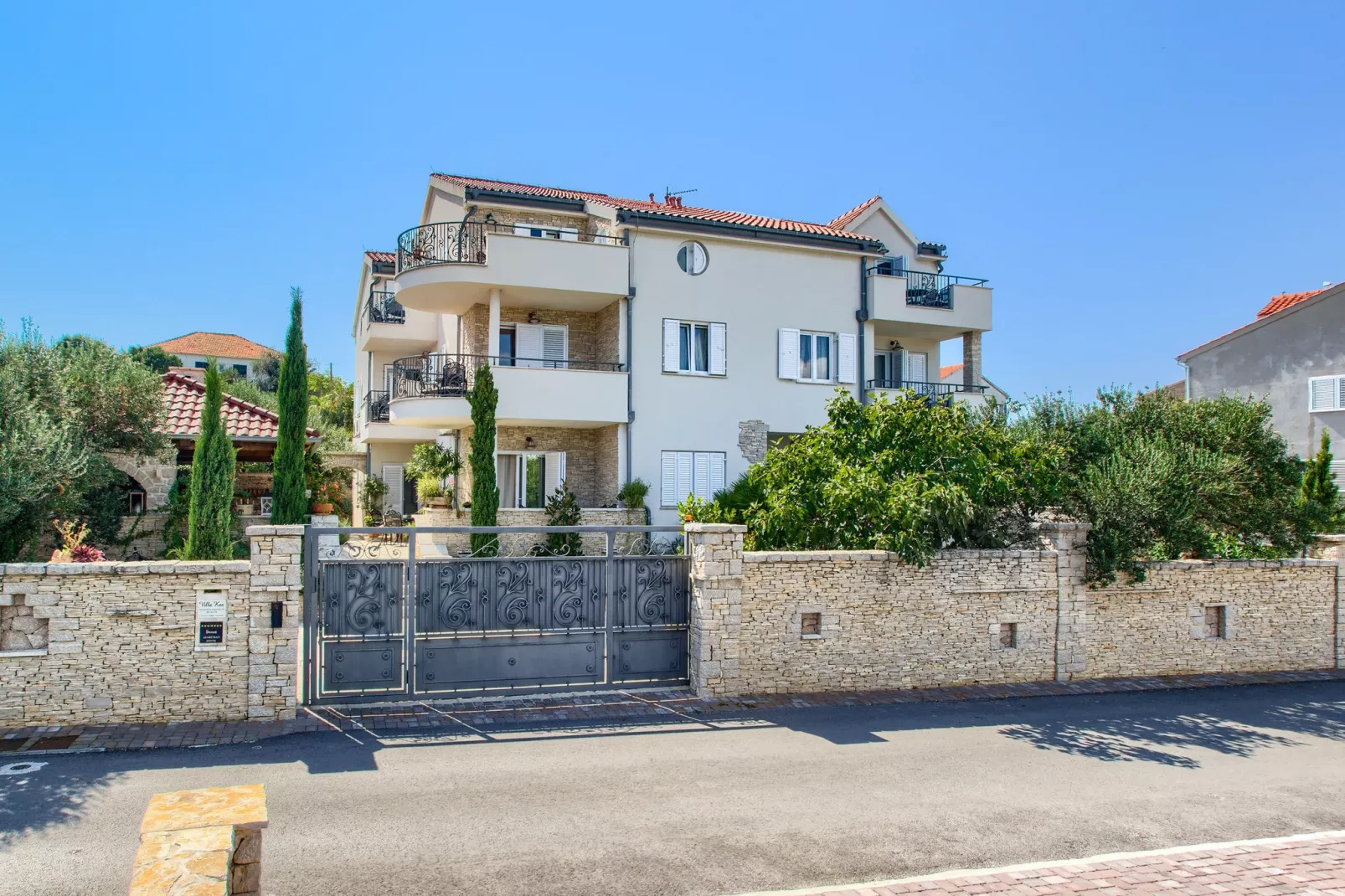 Apartment Nikola-Exterior summer