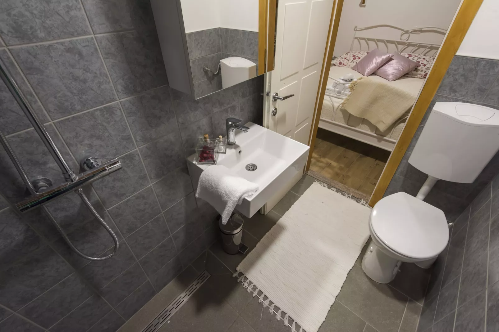 Holiday home Dida Jere-Bathroom