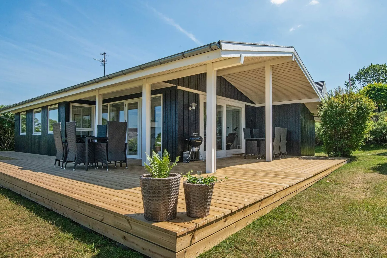 6 person holiday home in Allingåbro-By Traum