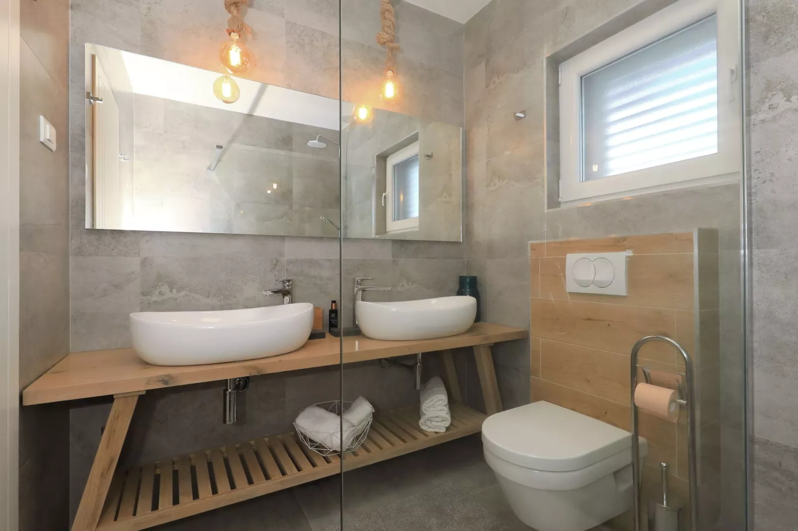 Villa Divinus-Bathroom