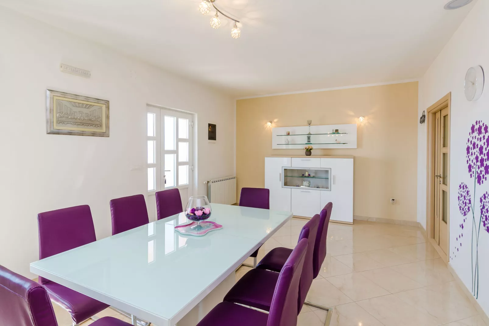 Draga-Dining room