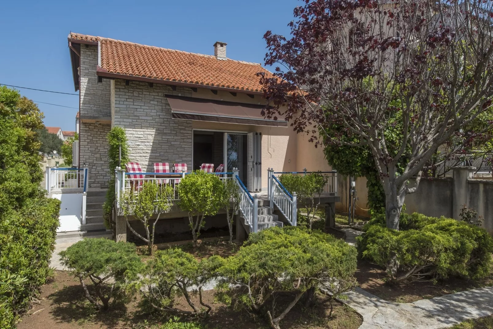 Vacation house Ornella-Außenbereich Sommer