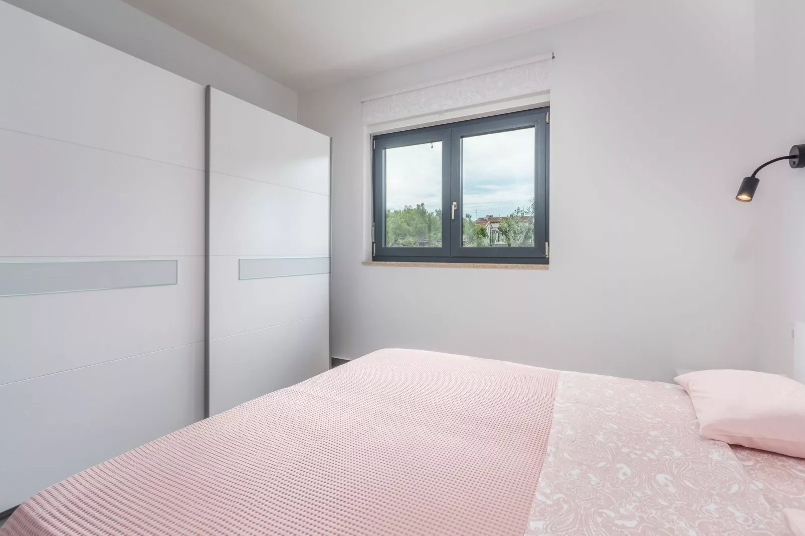 Anton-Bedroom