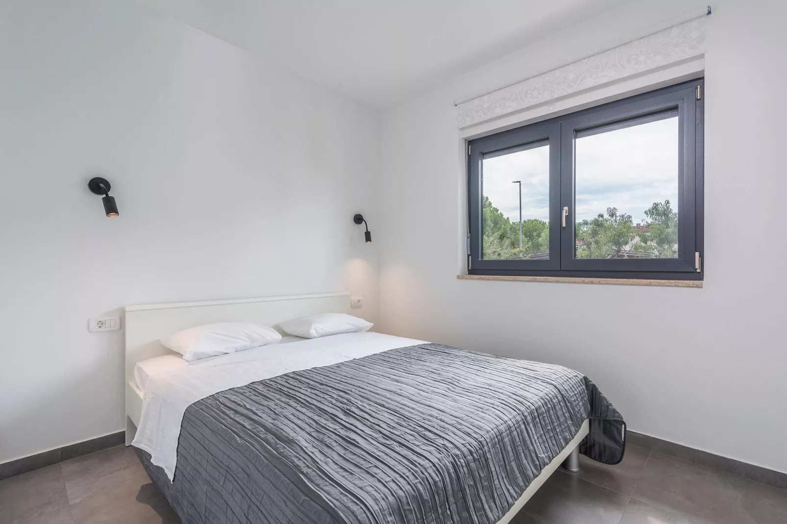 Anton-Bedroom