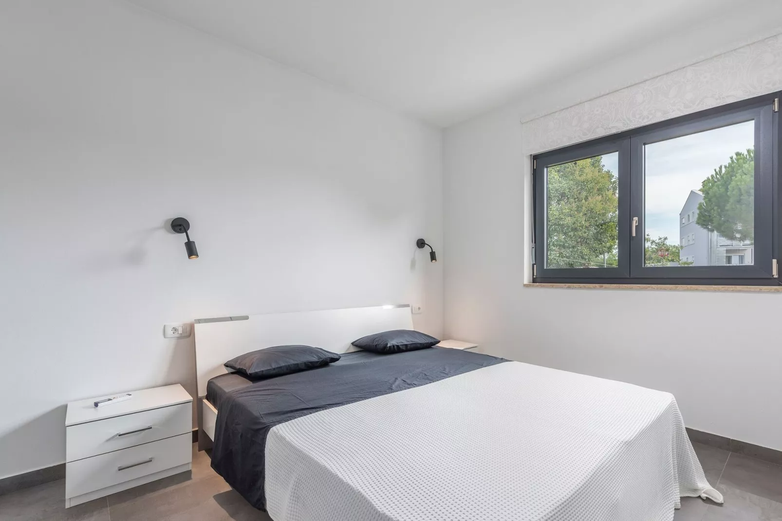 Anton-Bedroom