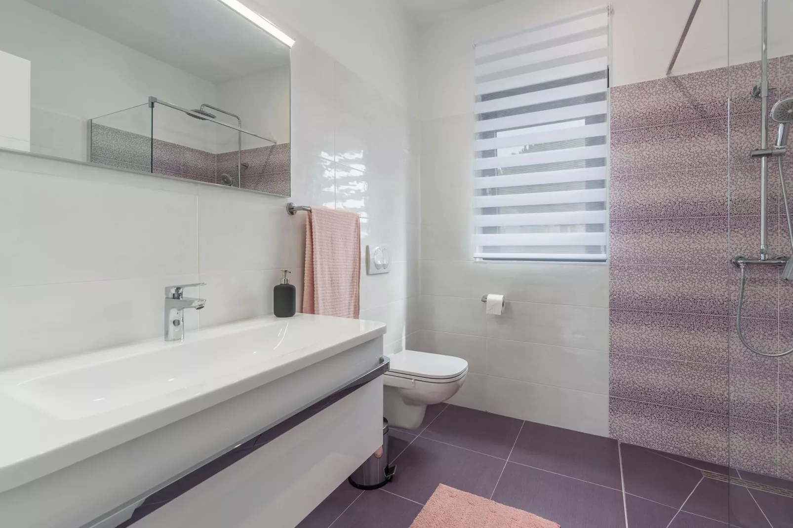 Anton-Bathroom