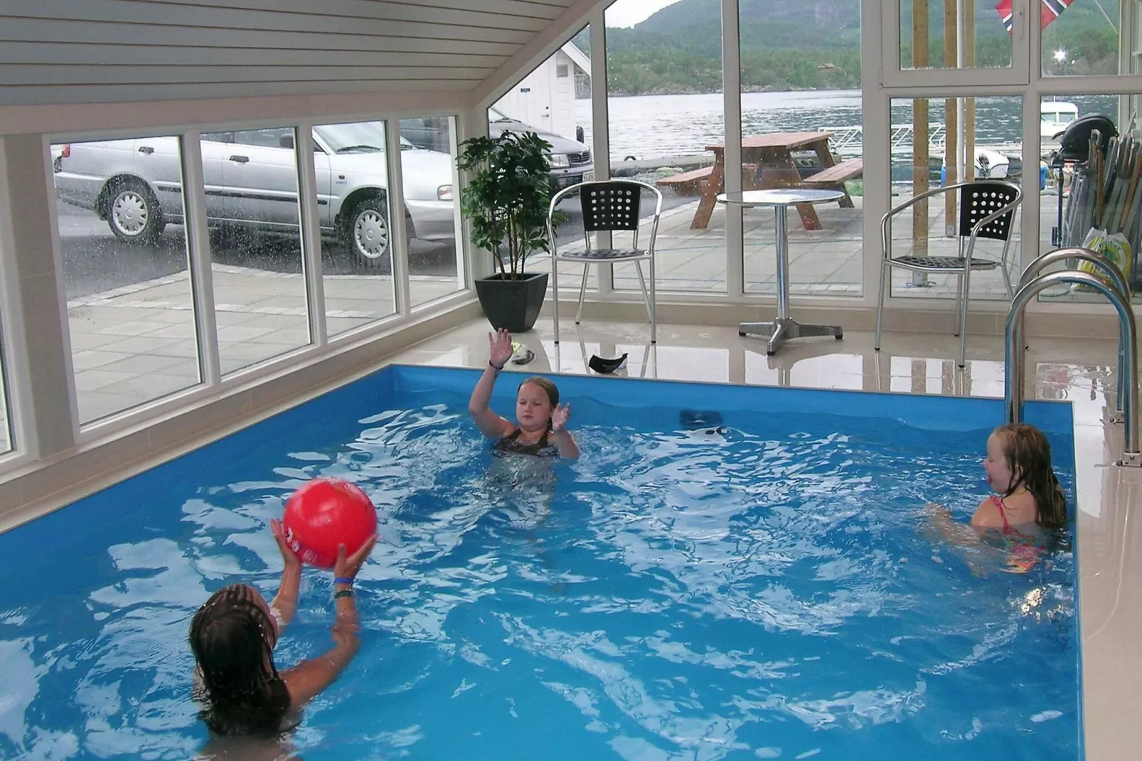 ODIN 30523-Schwimmbad