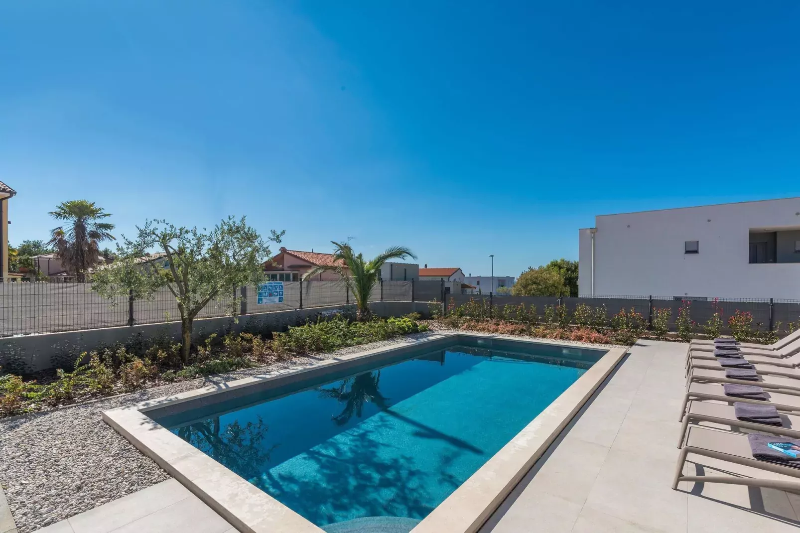 Sandy-Pool