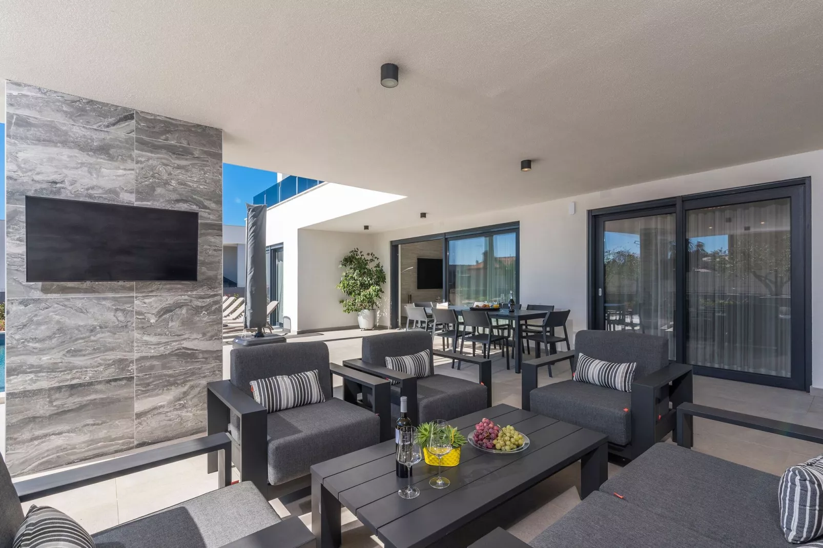 Sandy-Terrace balcony