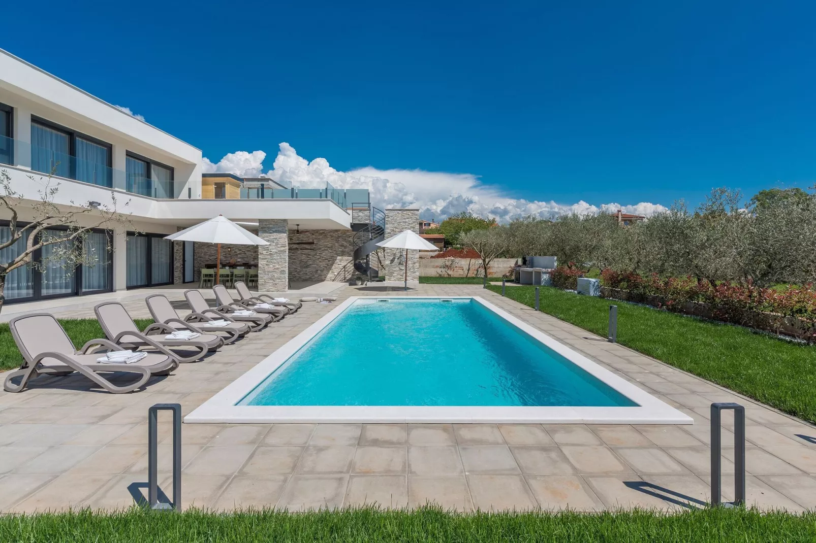 Blanca-Pool