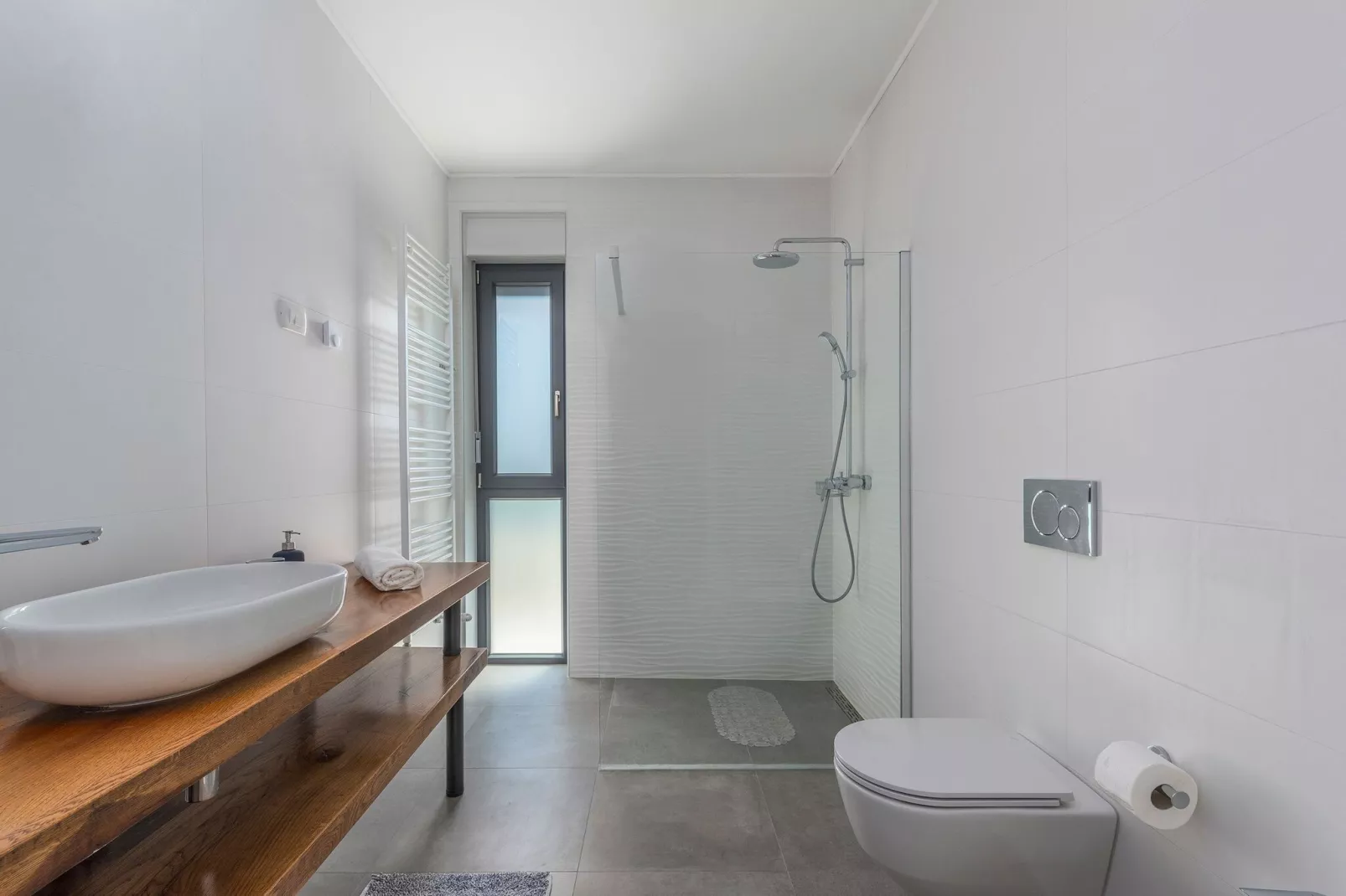 Blanca-Bathroom