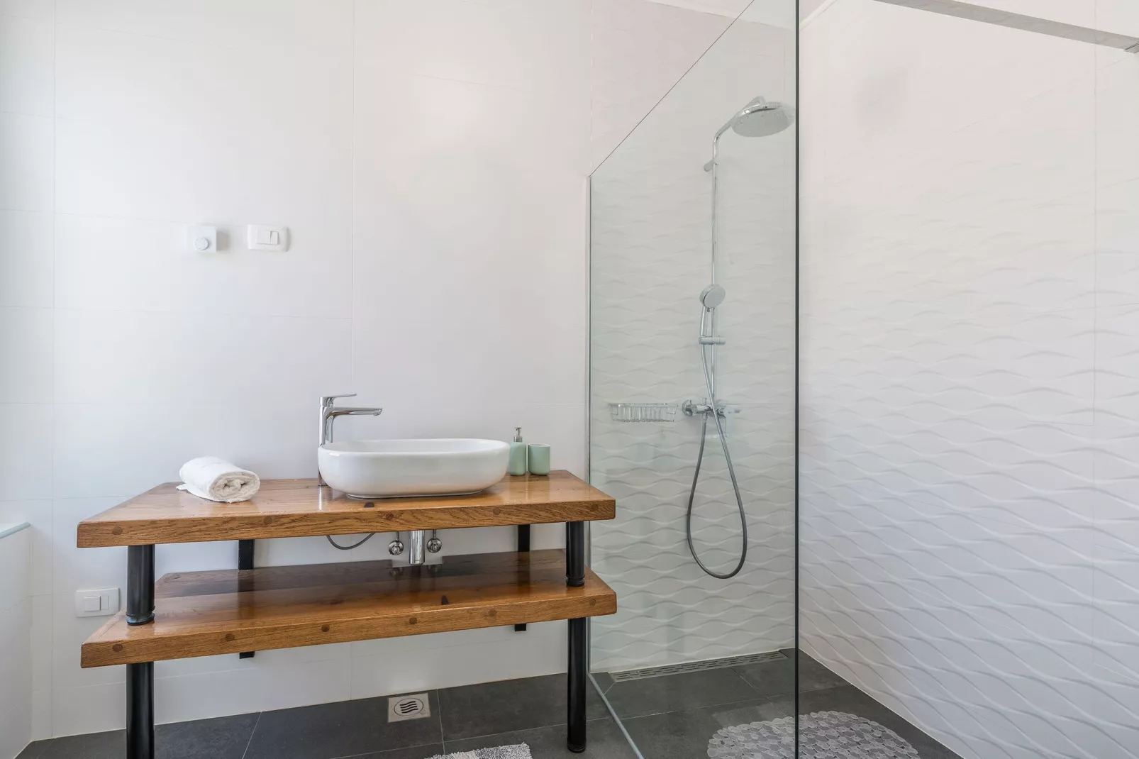 Blanca-Bathroom