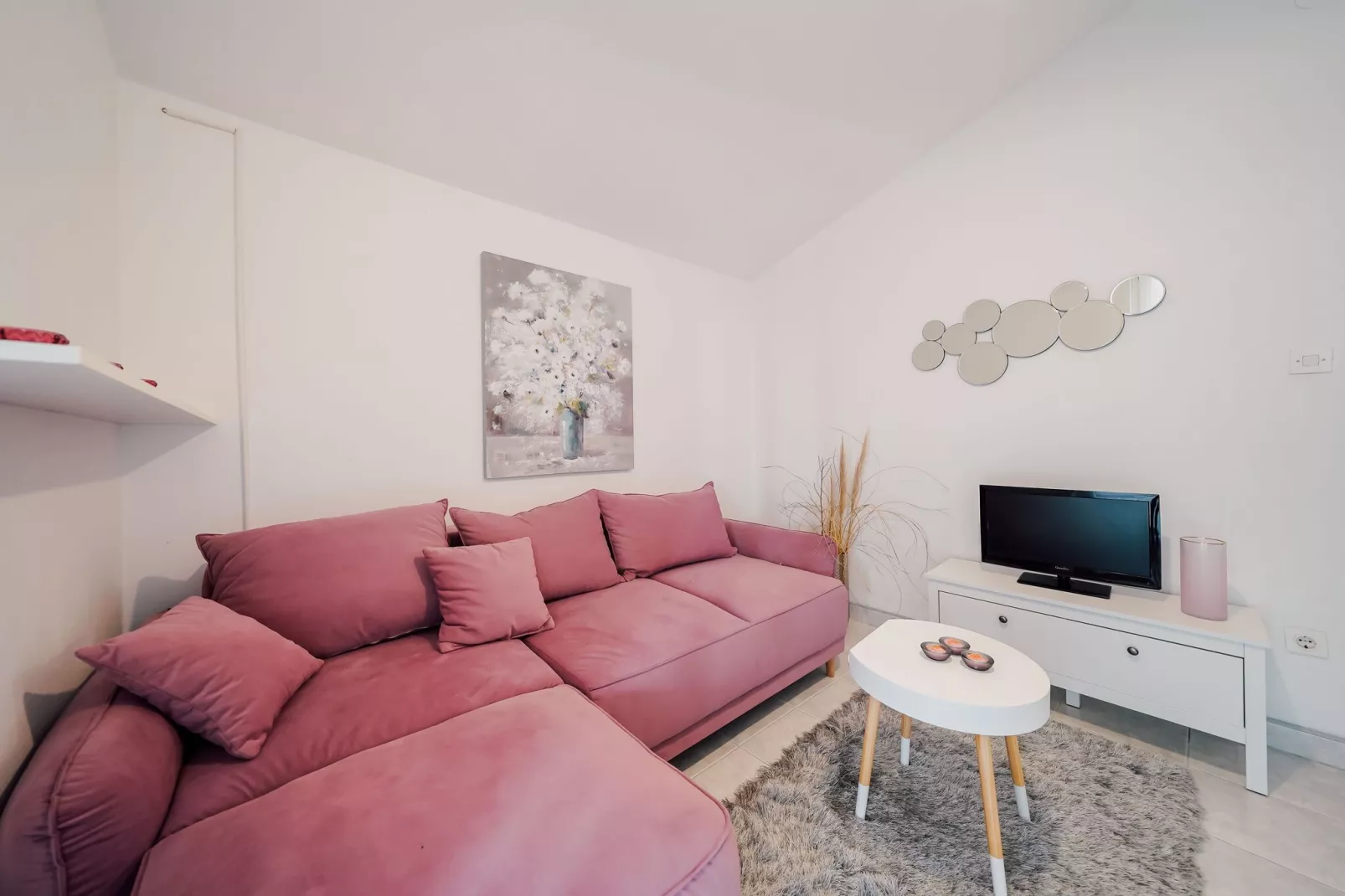 Meri 3-Living room