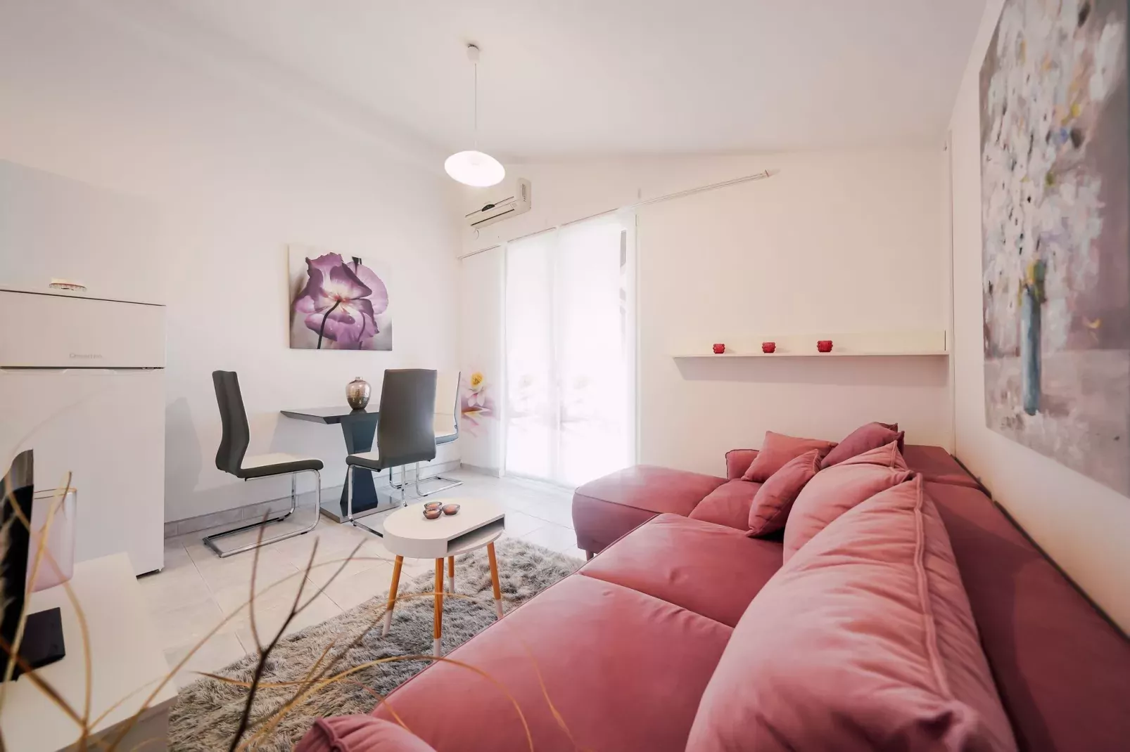 Meri 3-Living room