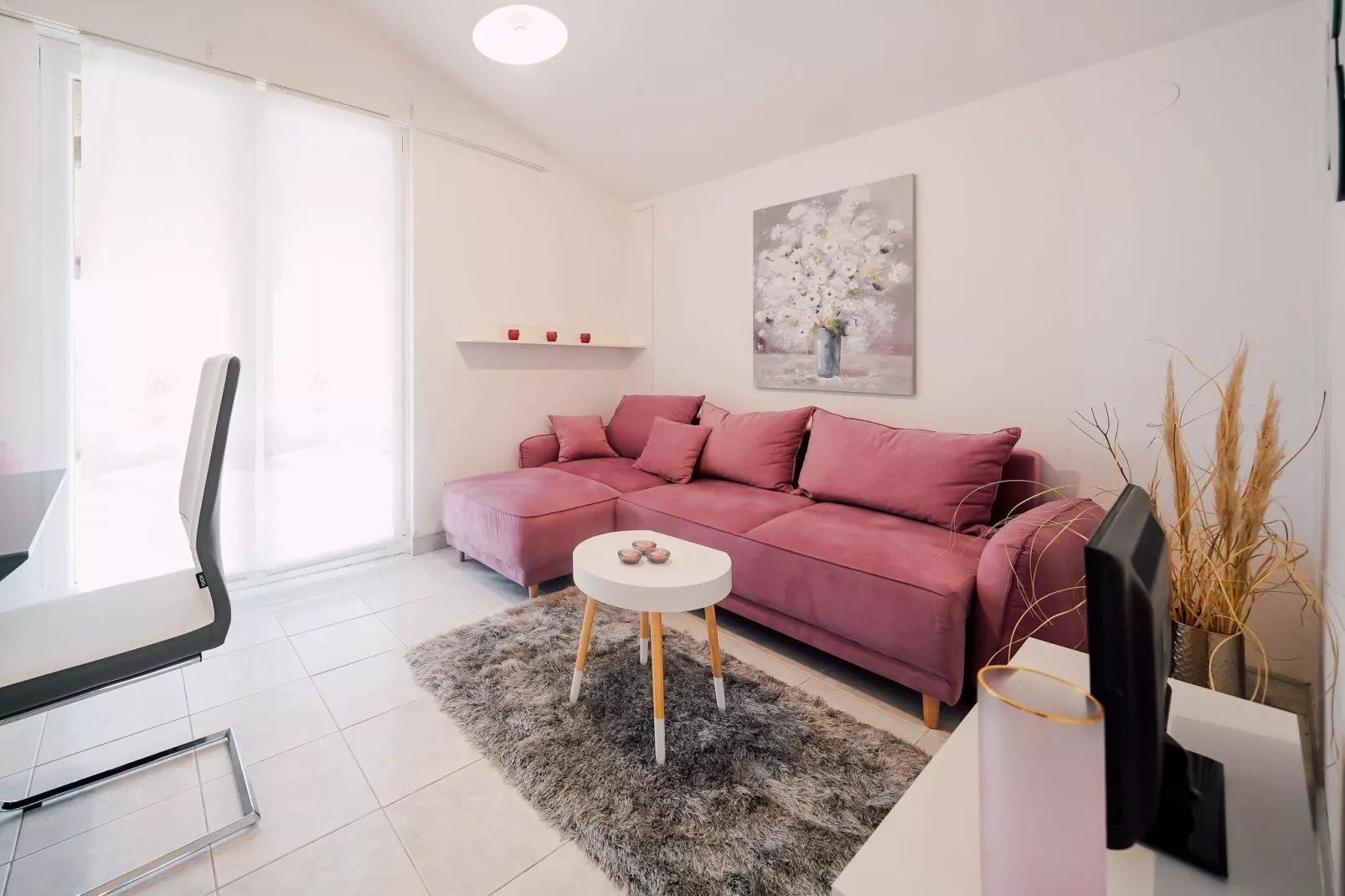 Meri 3-Living room