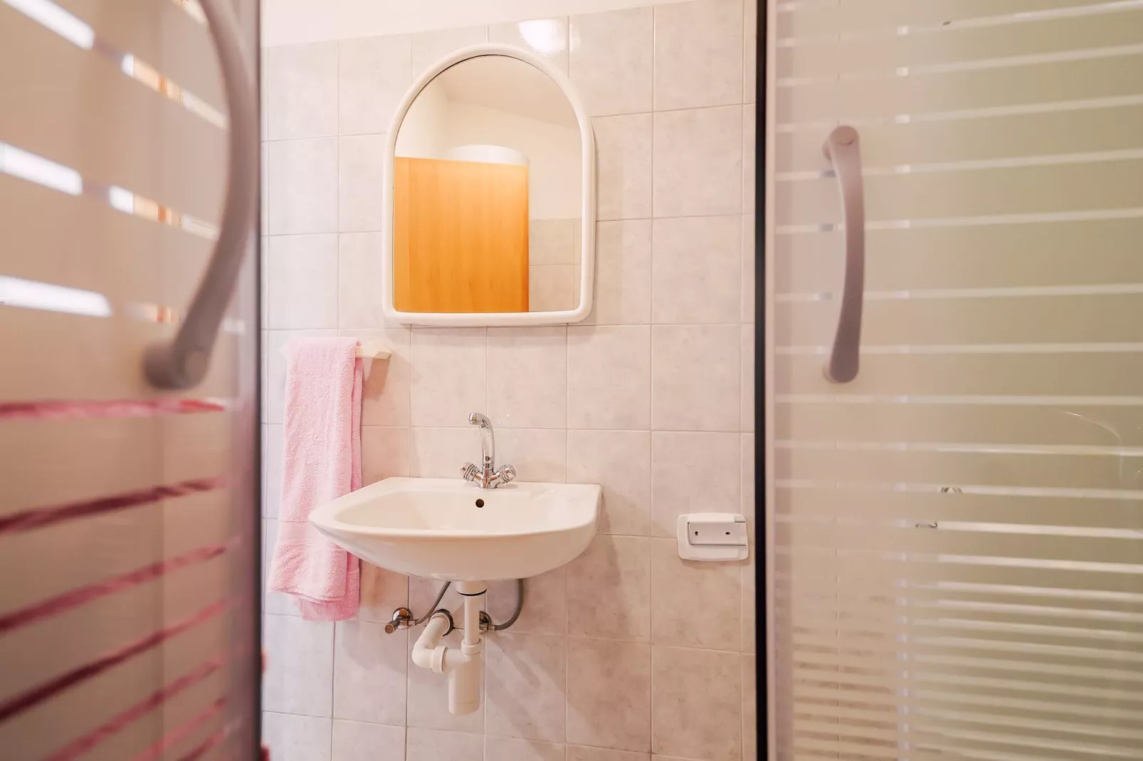 Meri 3-Bathroom