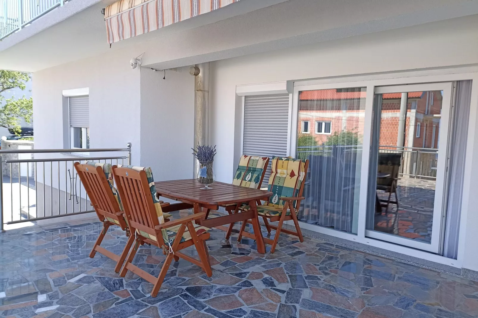 Holiday Home Larma-Balcon-terrasse