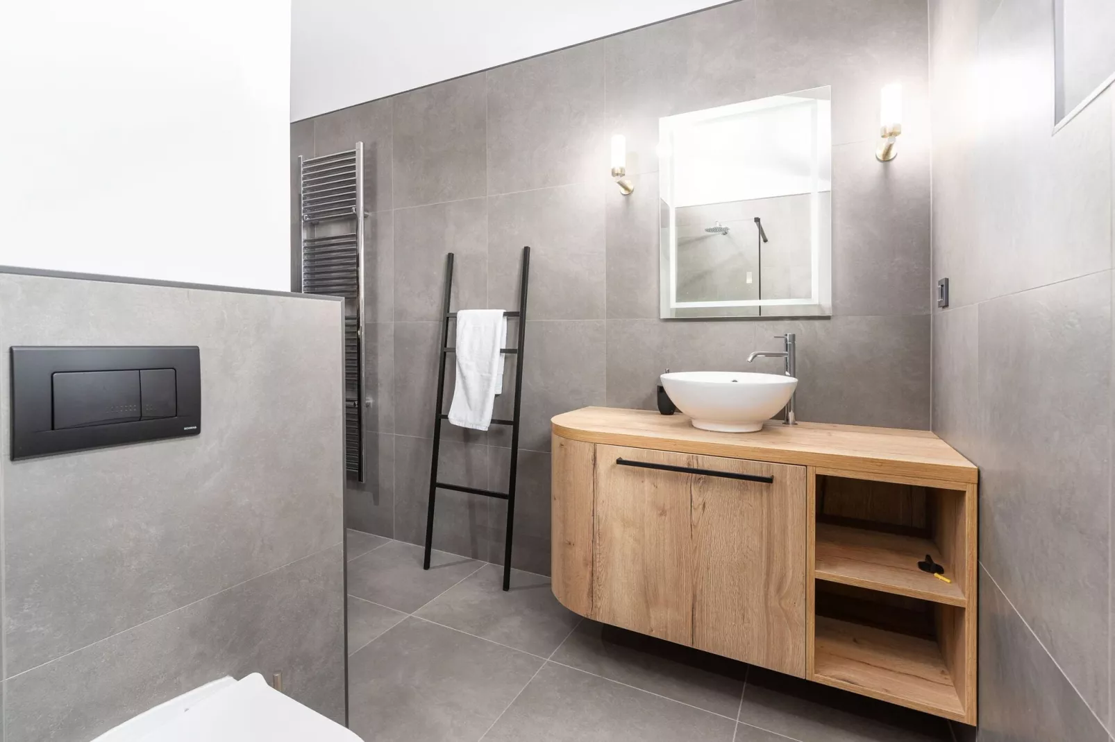 Villa Tin-Bathroom