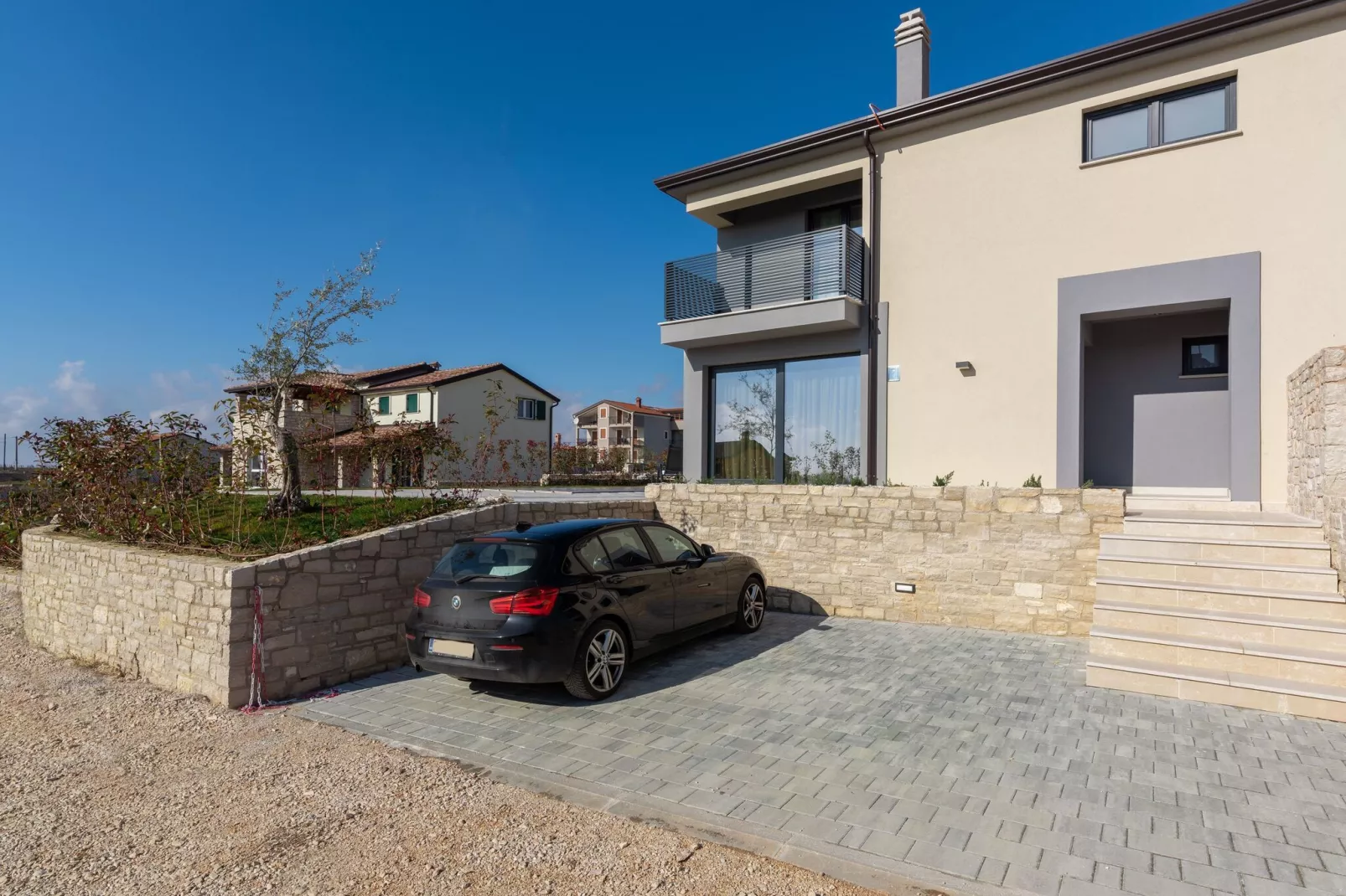 Villa Tin-Exterior summer