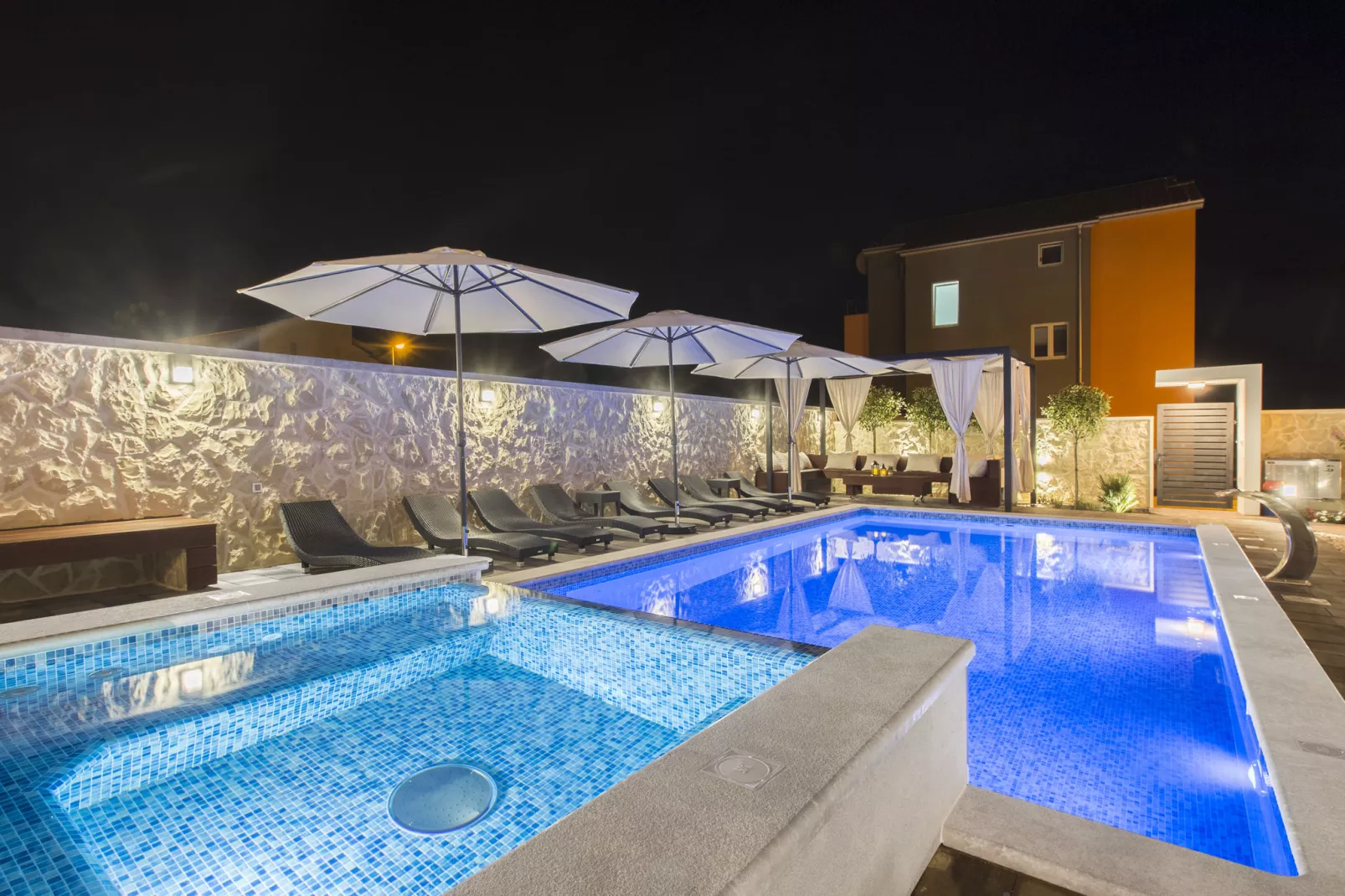 Villa apartment Danica-Exterior summer