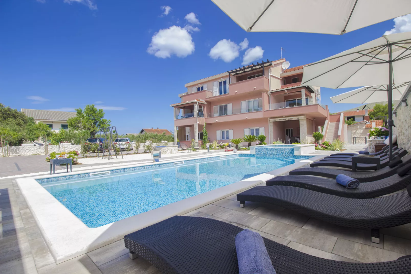 Villa apartment Danica-Exterior summer