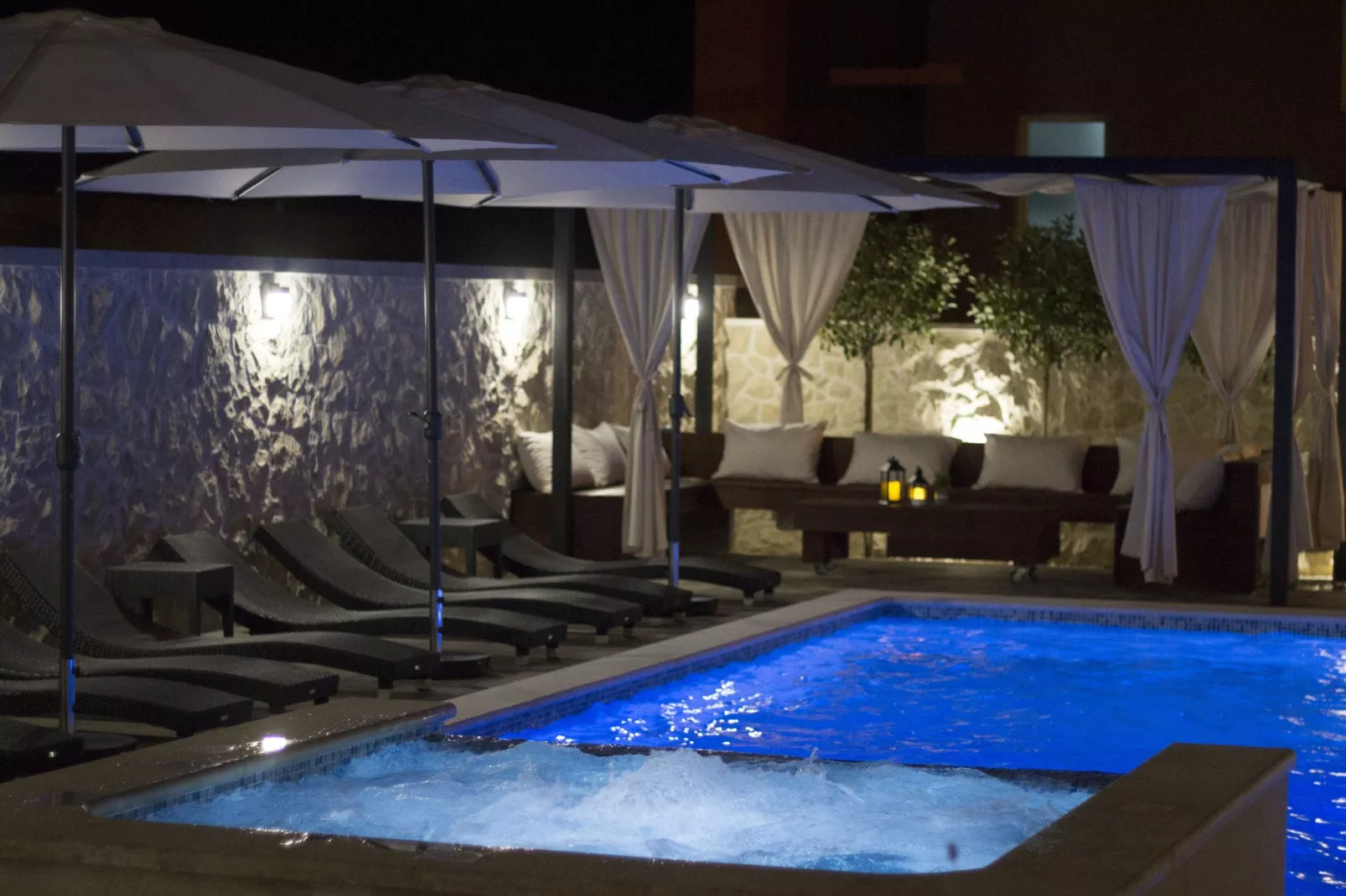 Villa apartment Danica-Pool