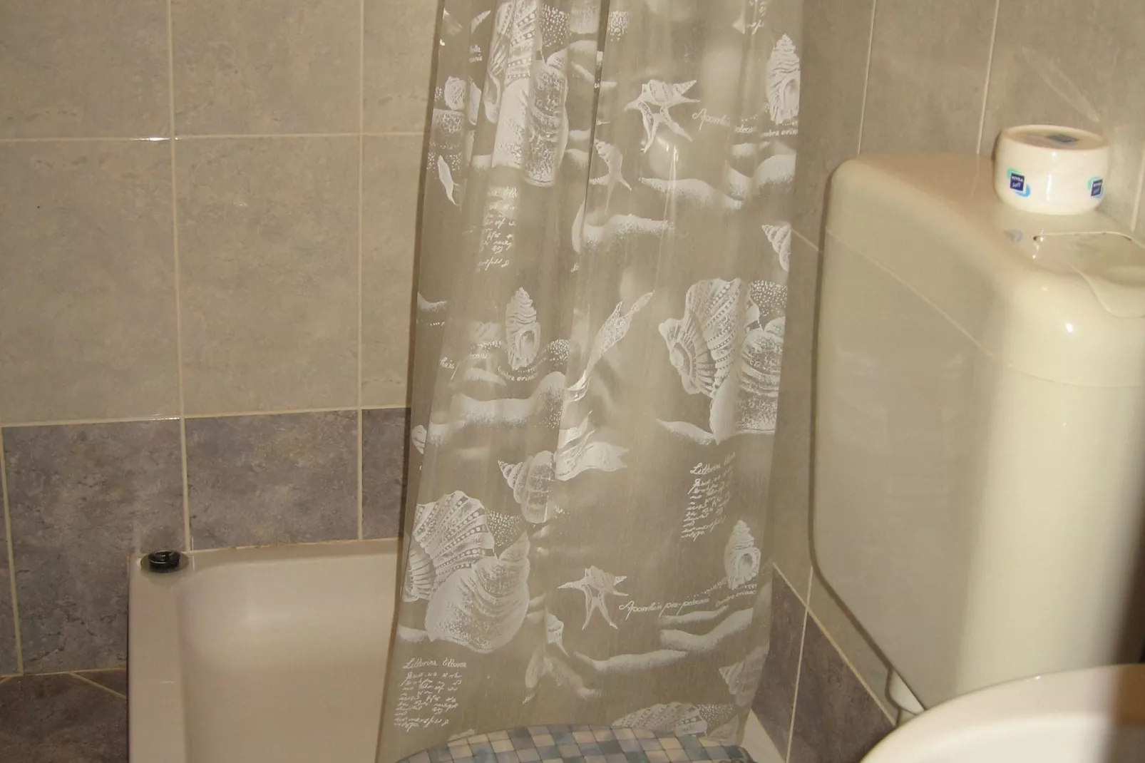 Haus Enisa-Bathroom