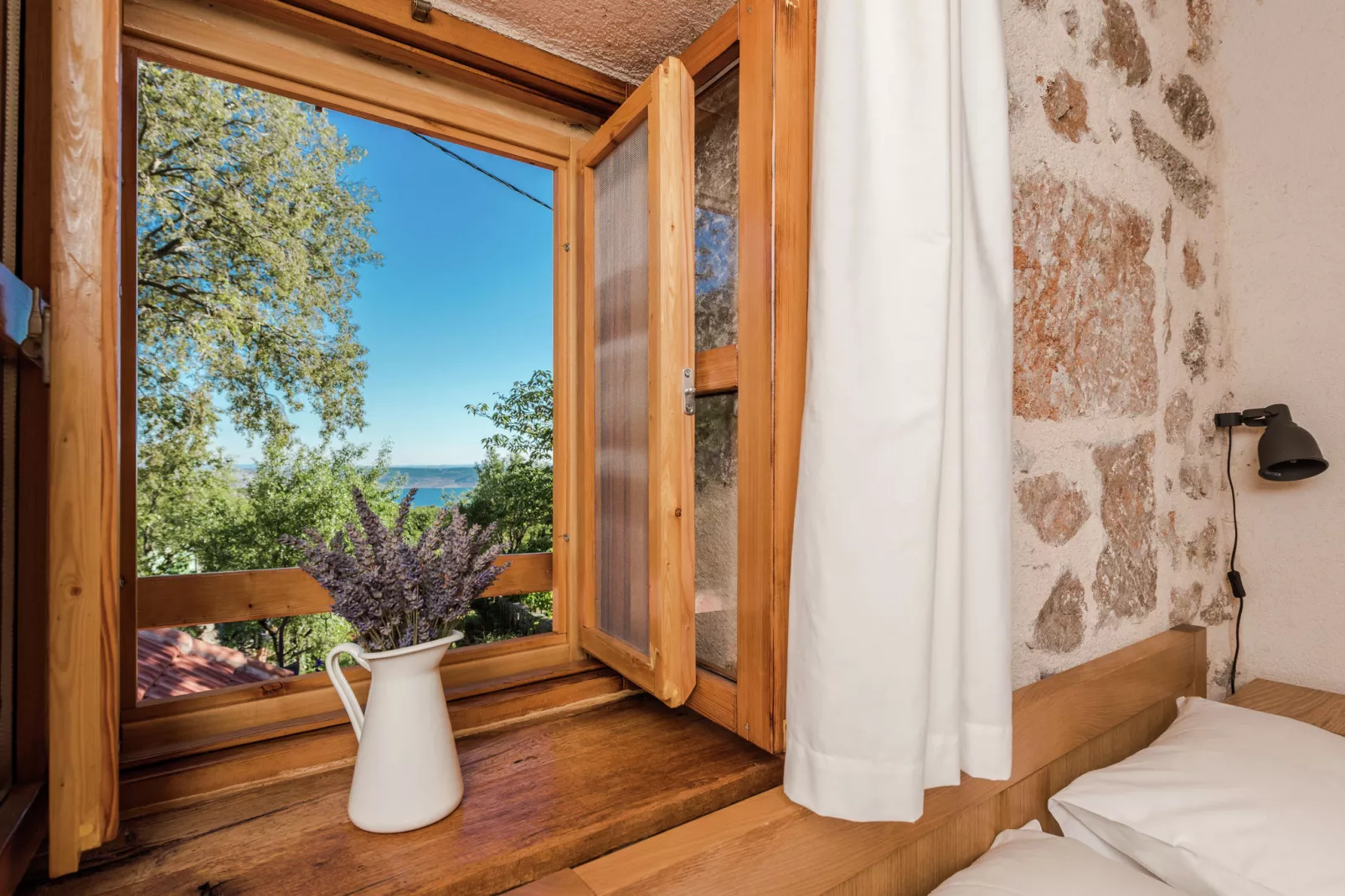 Stone house Martelina-Vue d'été