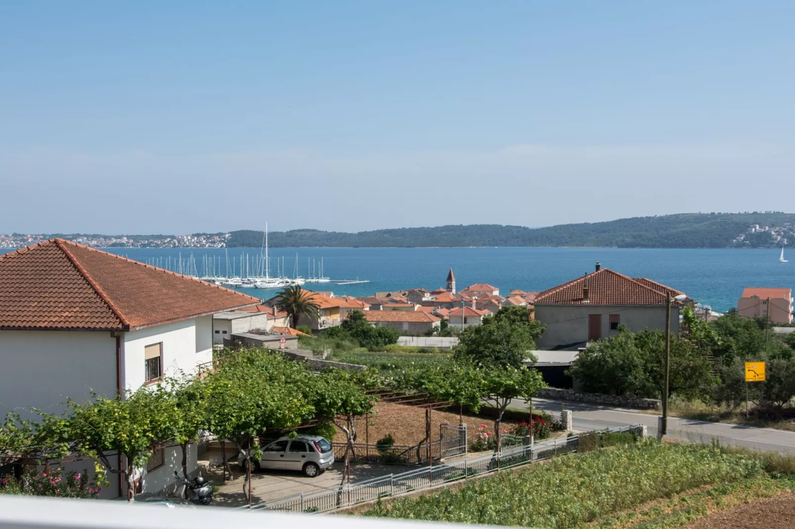Eta's Apartment-View summer