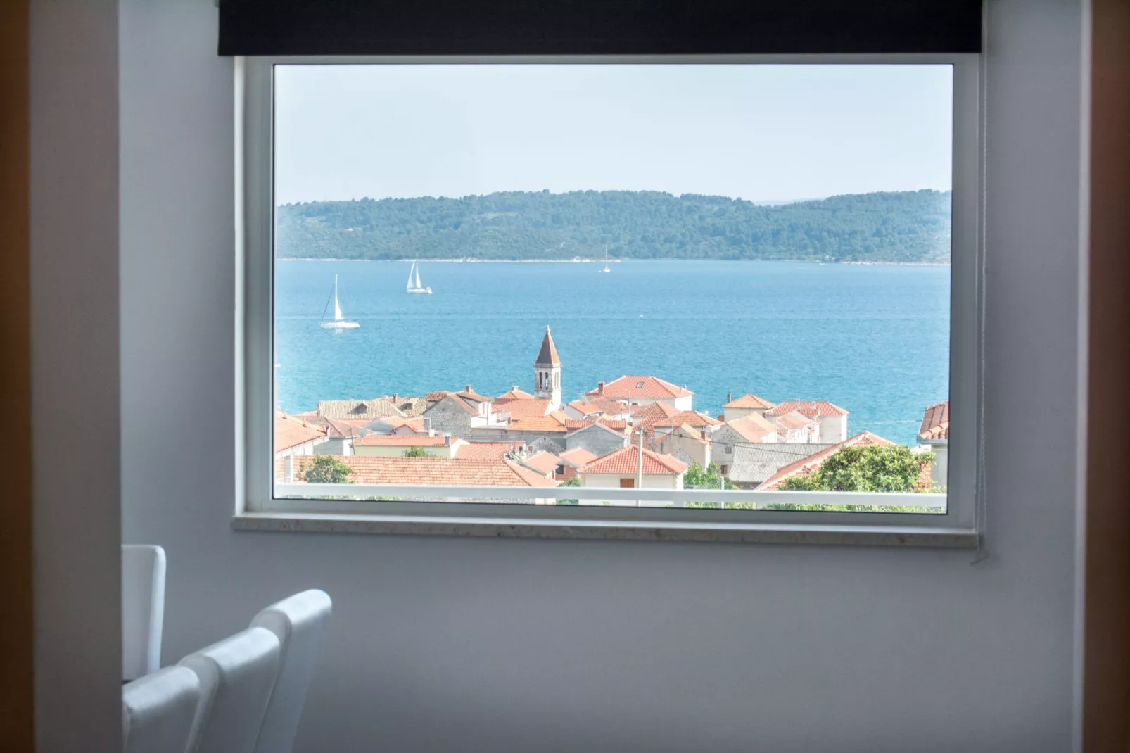 Eta's Apartment-View summer