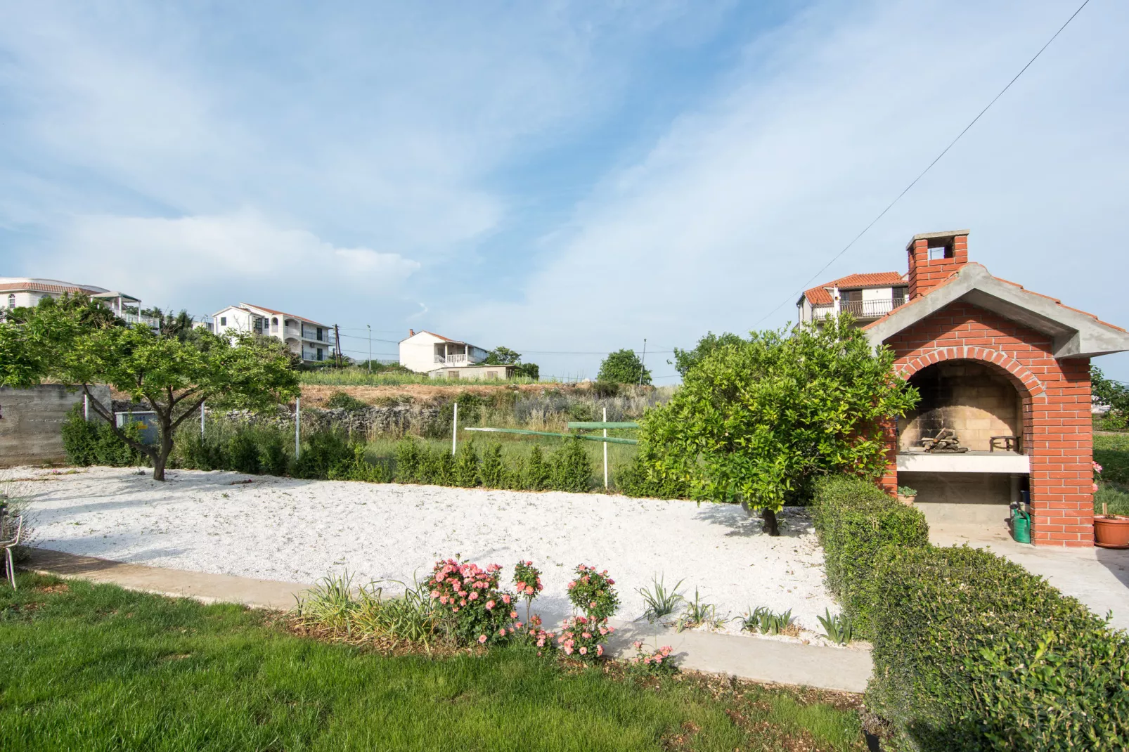 Eta's Apartment-Gardens summer