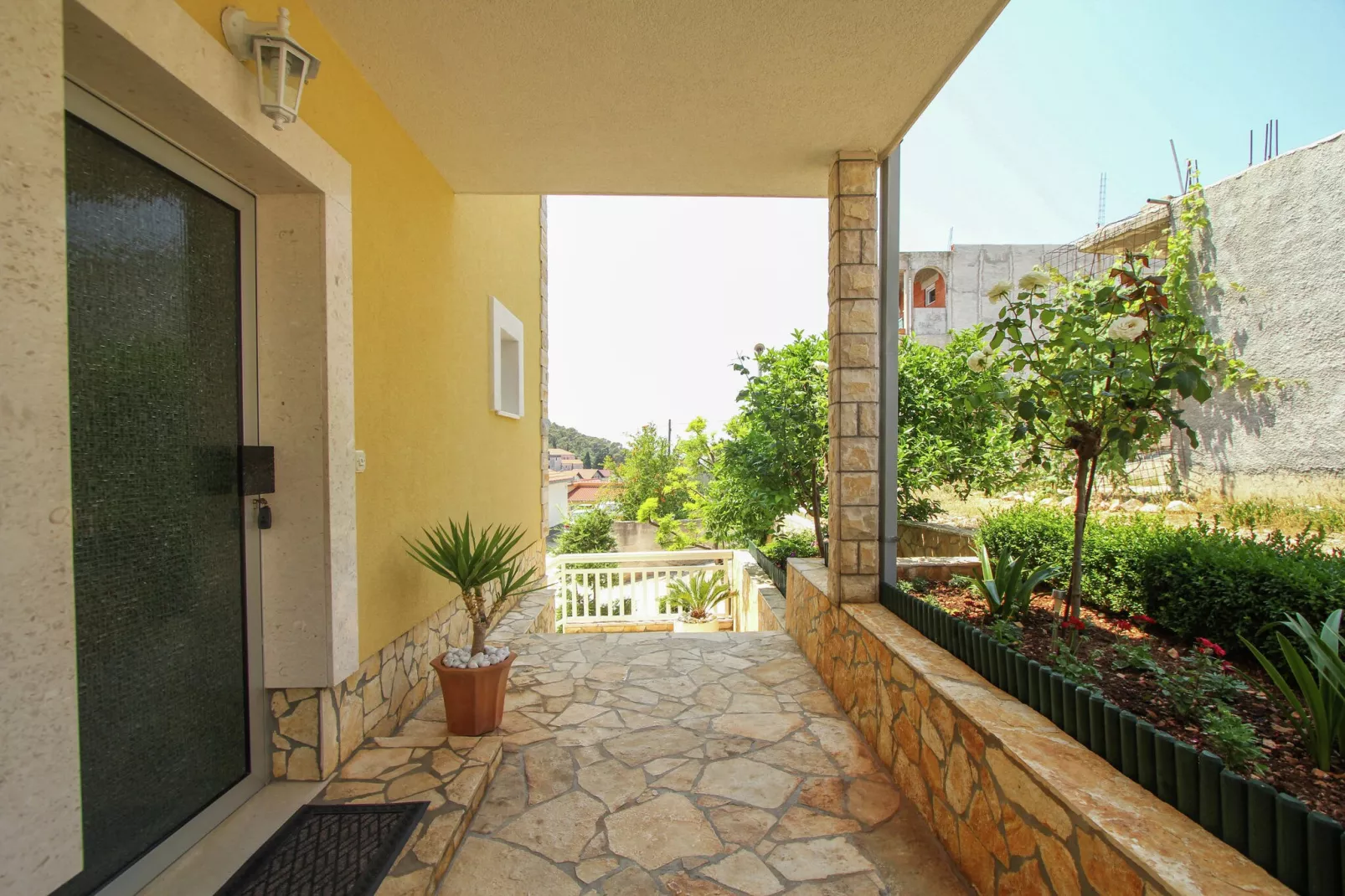 Apartment Petra-Gardens summer