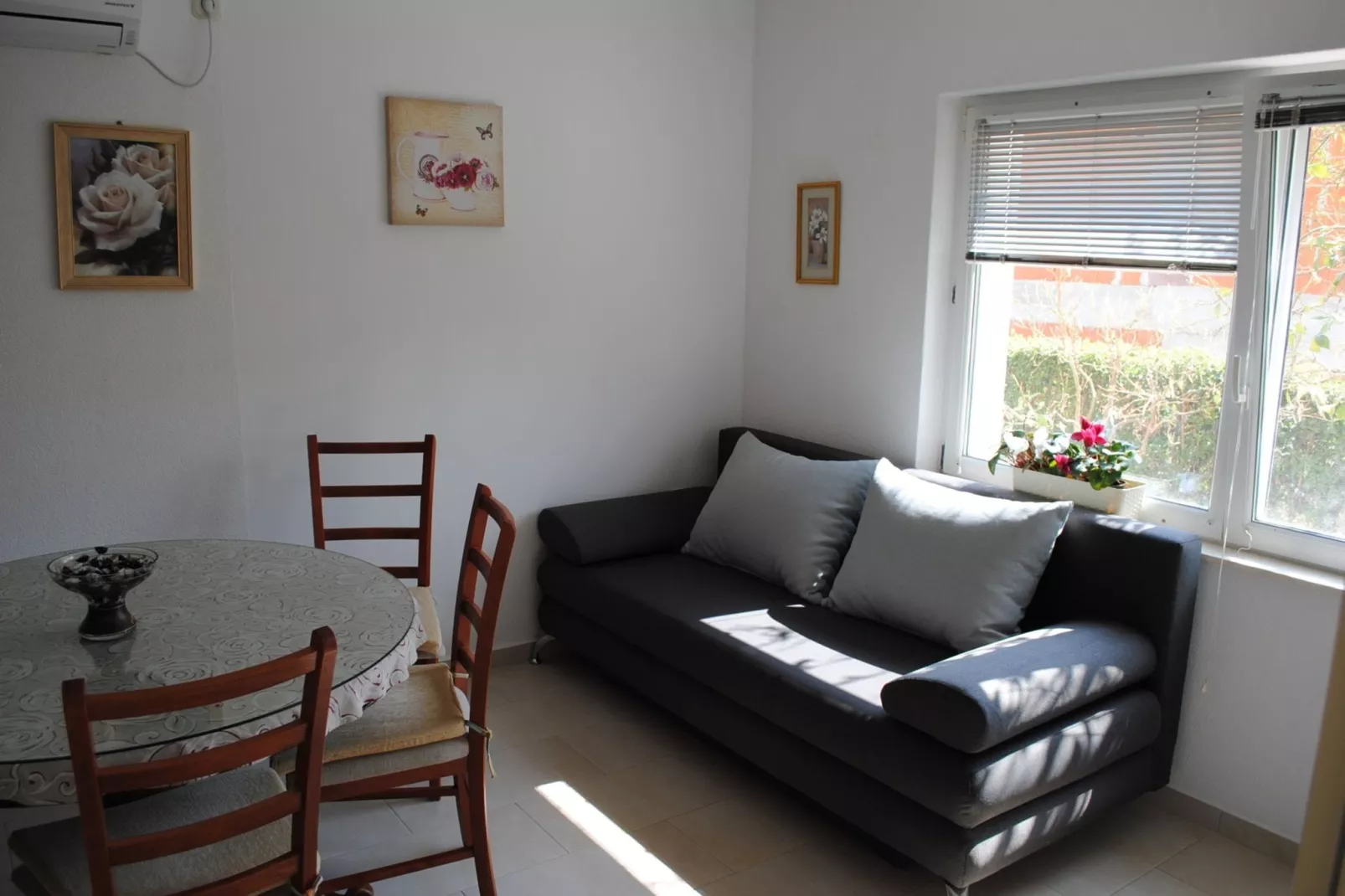 Apartment Verica-Living room