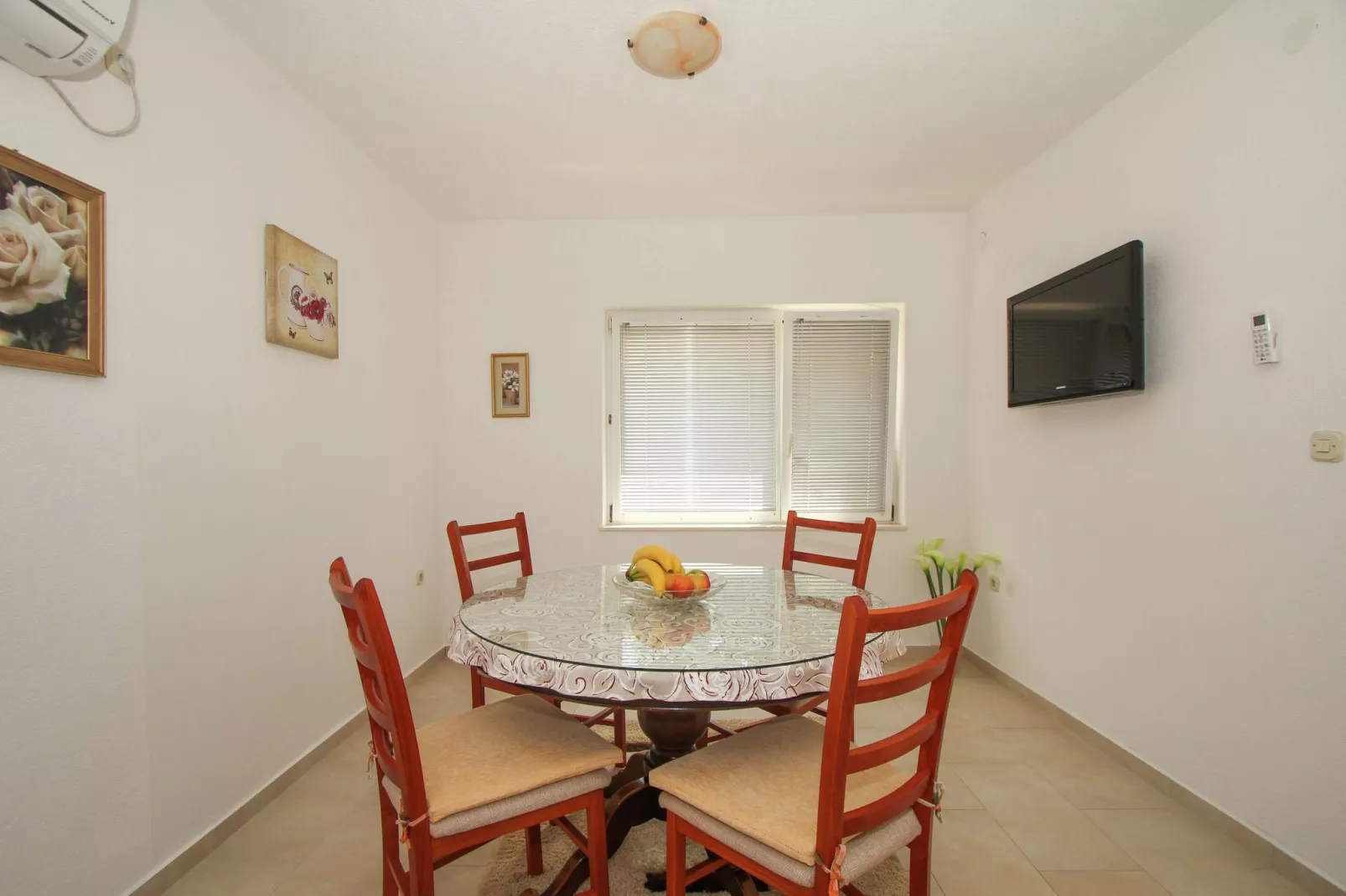 Apartment Verica-Dining room