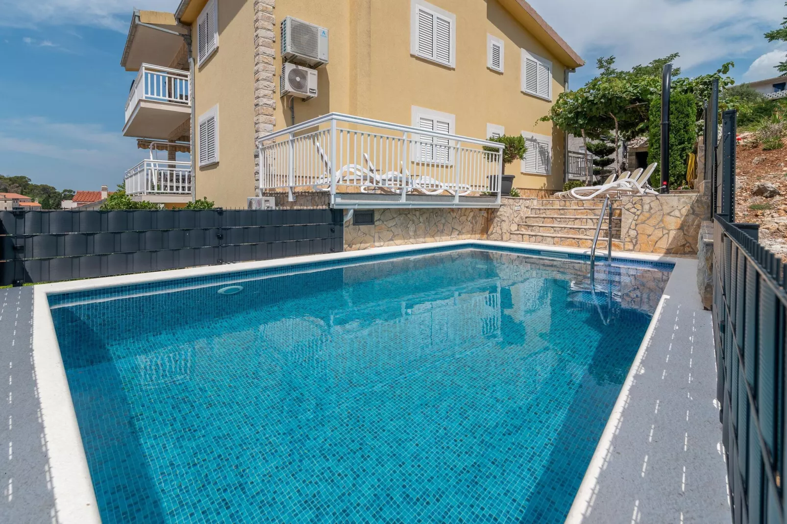 DeLux Apartment-Exterior summer