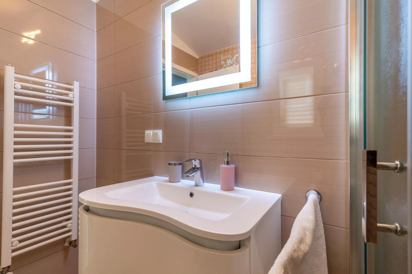 DeLux Apartment-Bathroom