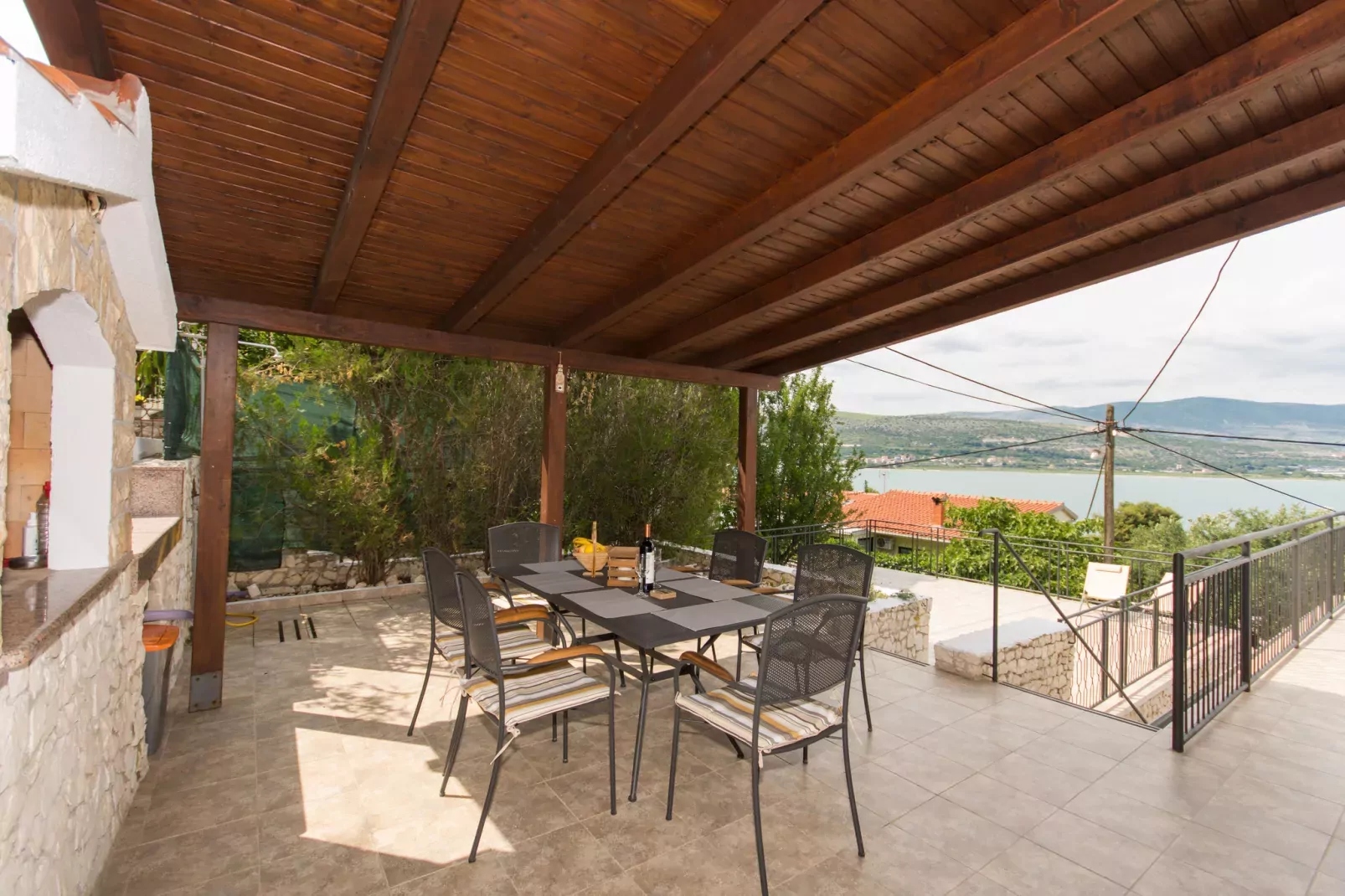 Chill house-Terrace balcony