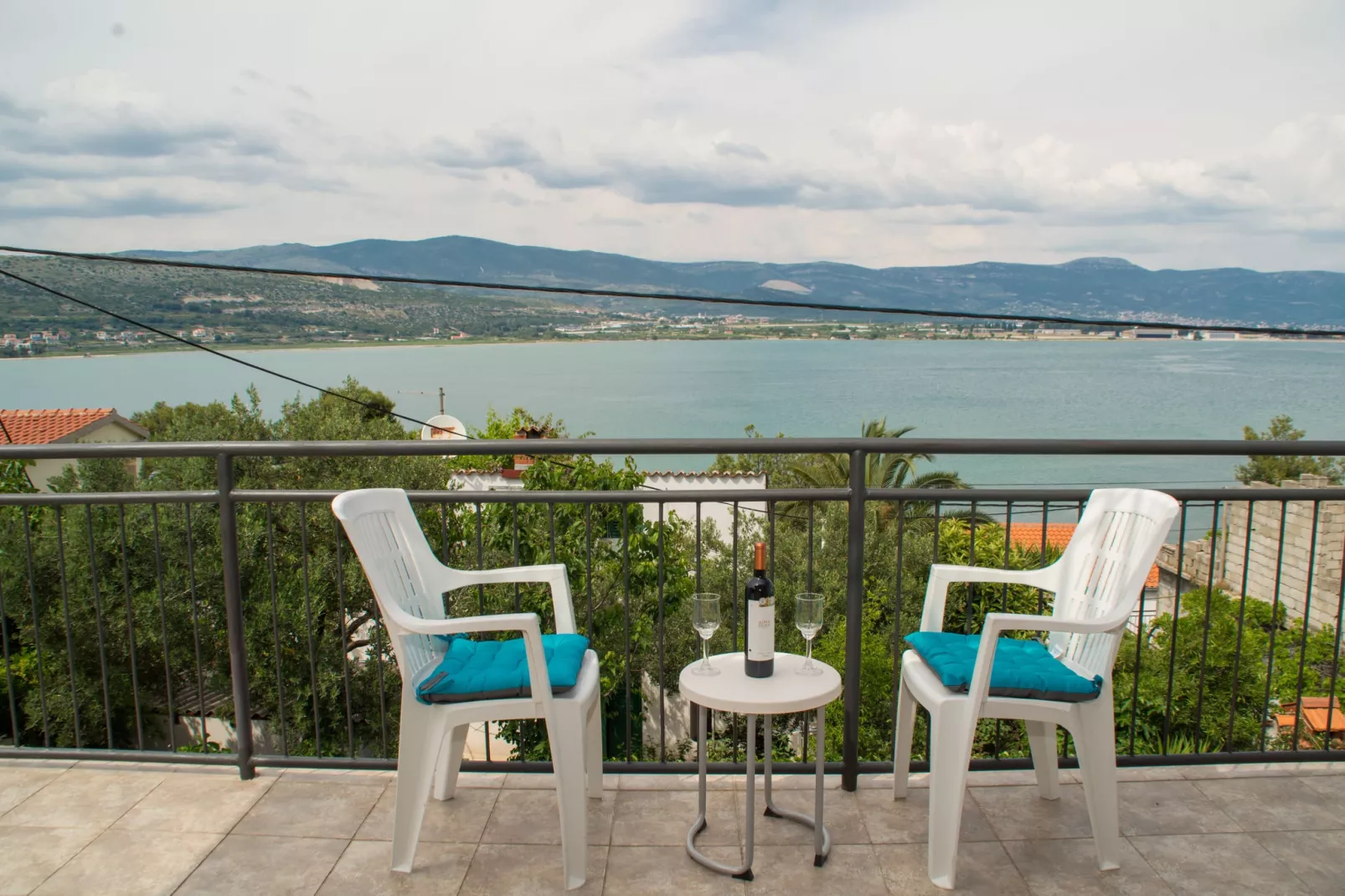 Chill house-View summer