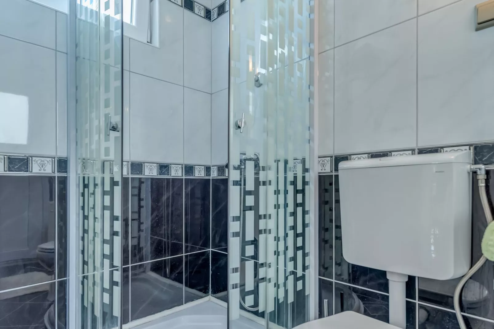 Apartment M1-Bathroom