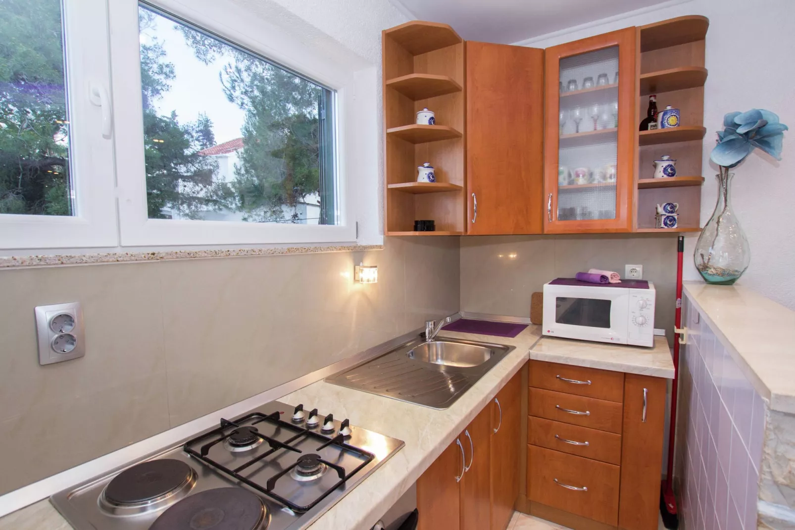 Marina sea view apartment A-Kitchen