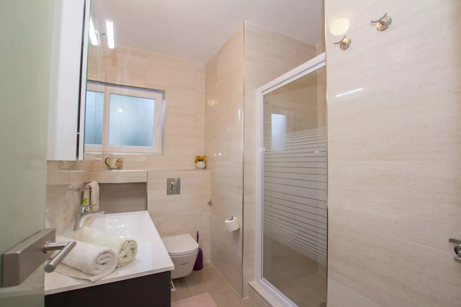 Marina sea view apartment A-Bathroom