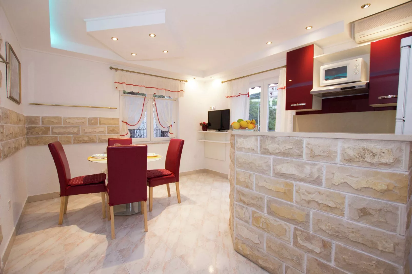 Marina terrace apartment  B-Salon