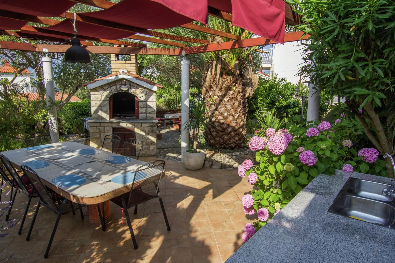 Marina terrace apartment  B-Jardin d'été