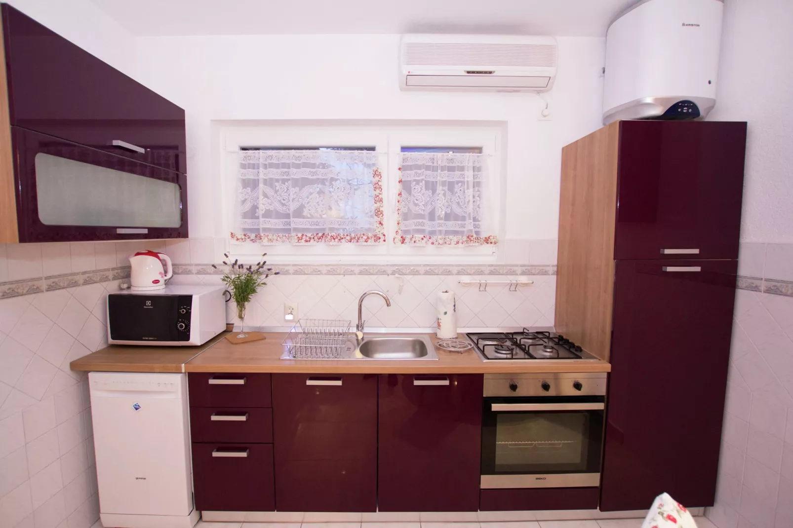 Marina Jacuzzi  Apartment  C-Kitchen