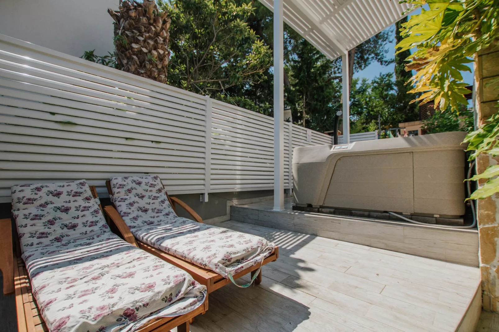 Marina Jacuzzi  Apartment  C-Terrace balcony