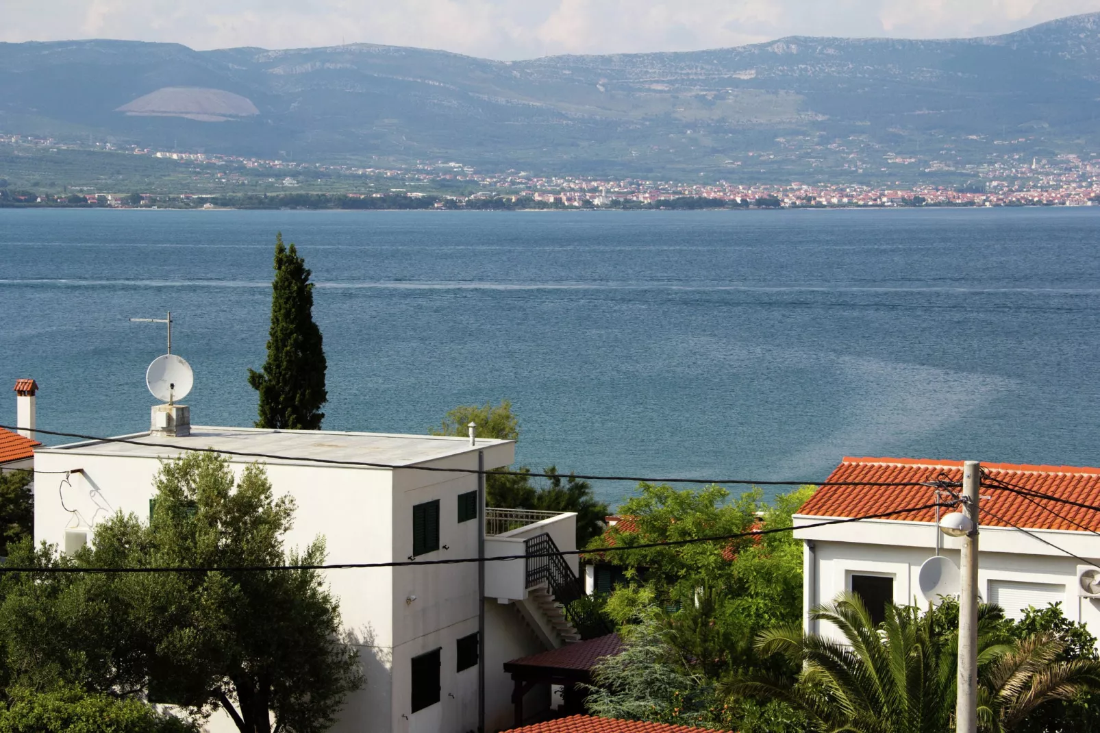 Marina Top Floor apartment E-View summer