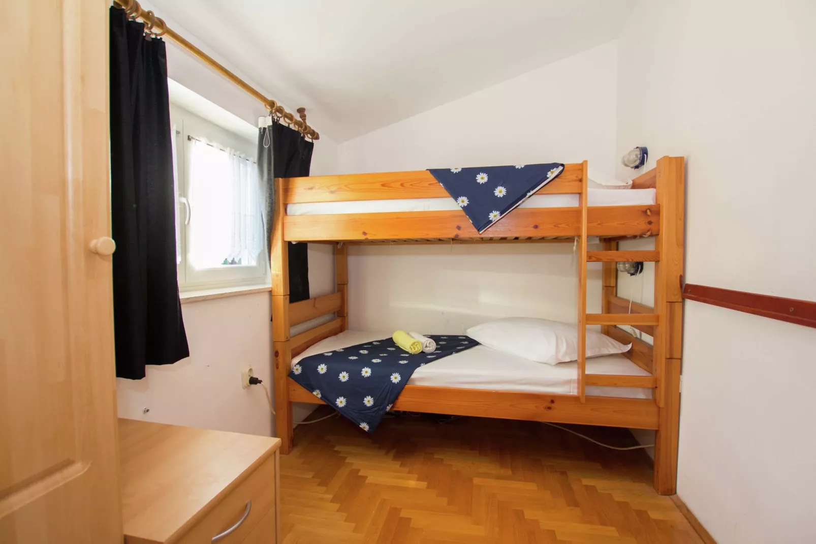 Marina Top Floor apartment E-Bedroom