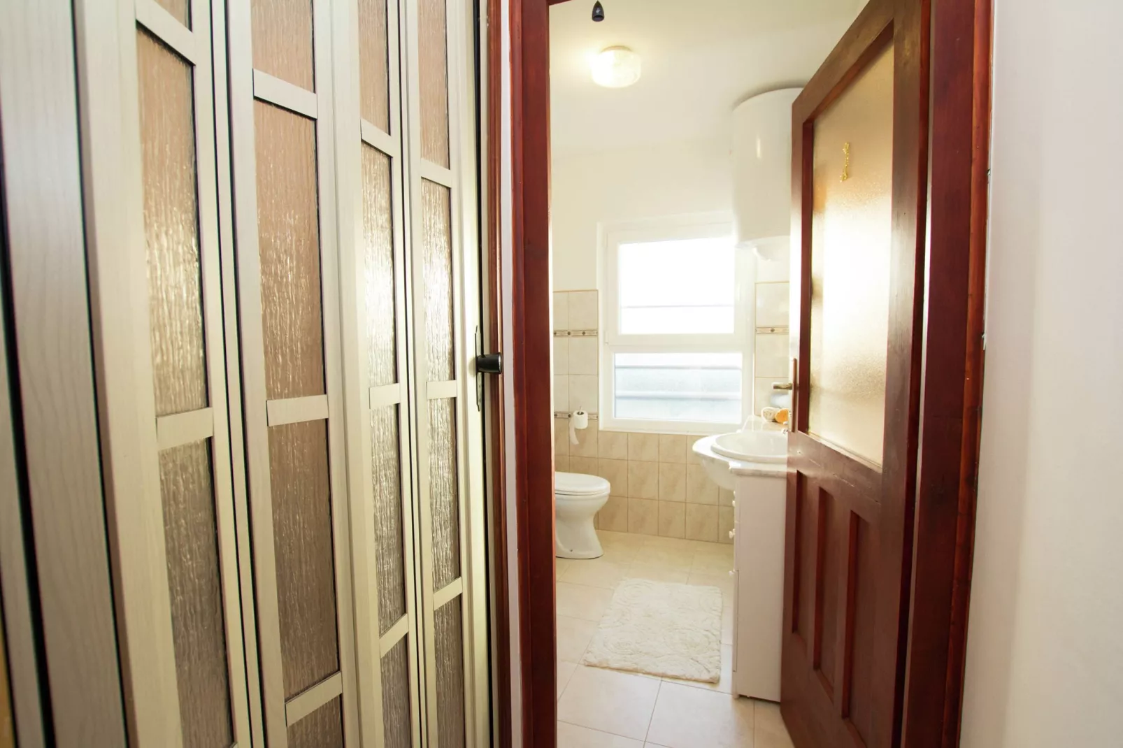 Marina Top Floor apartment E-Bathroom