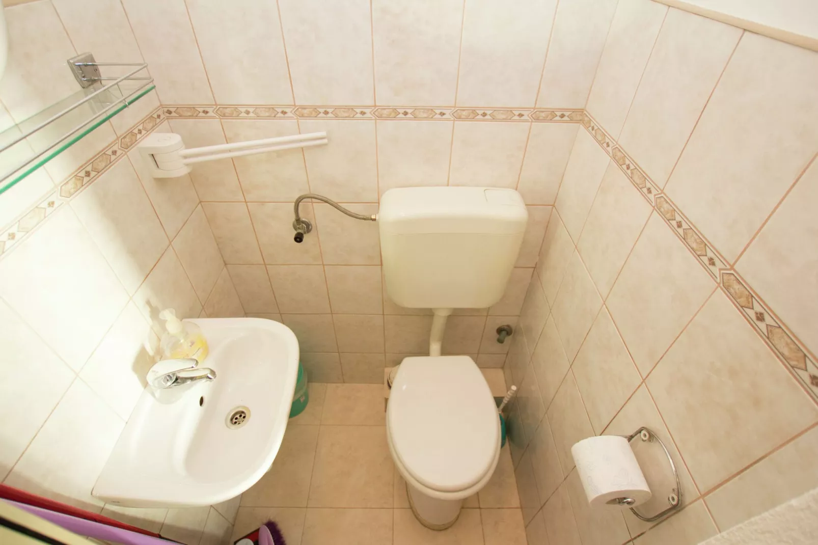 Marina Top Floor apartment E-Bathroom